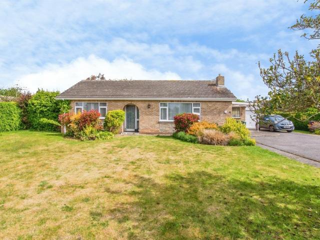 2 bedroom detached bungalow for sale