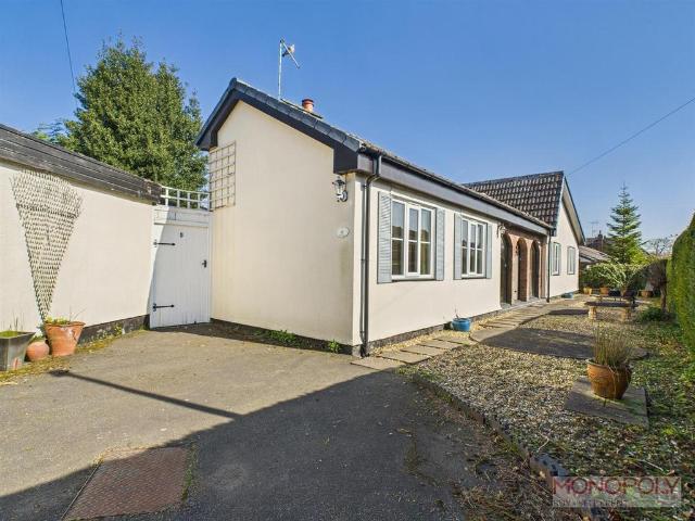 2 bedroom detached bungalow for sale