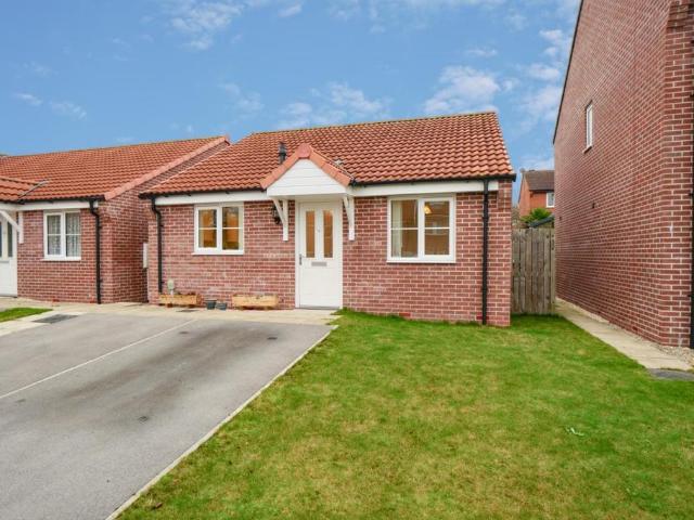2 bedroom detached bungalow for sale
