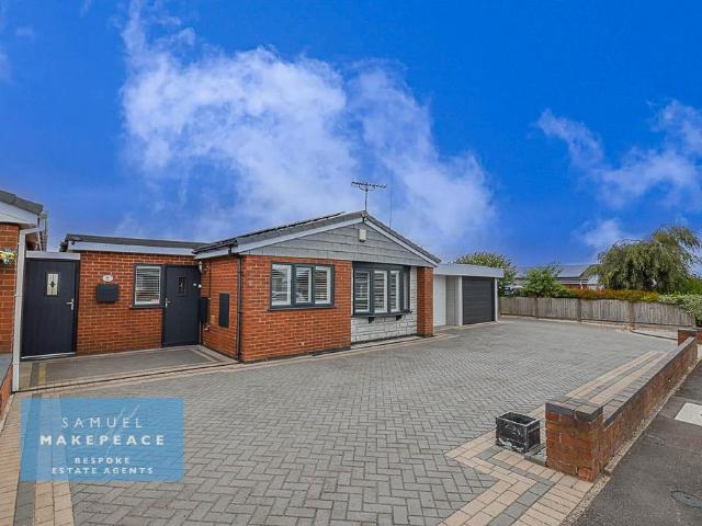 2 bedroom detached bungalow for sale