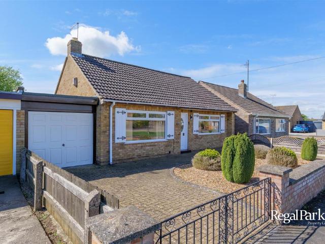 2 bedroom detached bungalow for sale