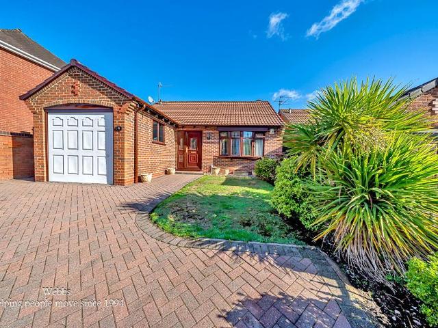 2 bedroom detached bungalow for sale