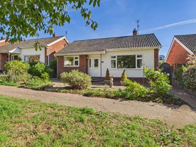 2 bedroom detached bungalow for sale