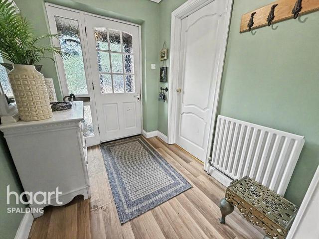 2 bedroom detached bungalow for sale
