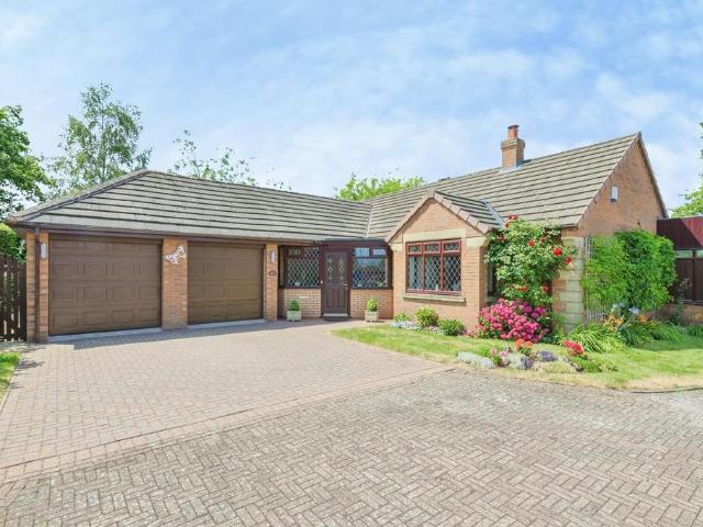 2 bedroom detached bungalow for sale