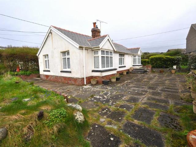 2 bedroom detached bungalow for sale