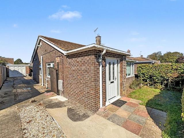 2 bedroom detached bungalow for sale