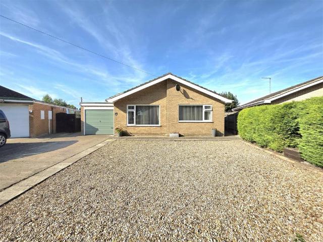 2 bedroom detached bungalow for sale