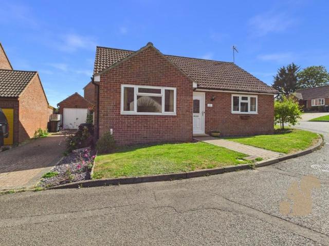 2 bedroom detached bungalow for sale