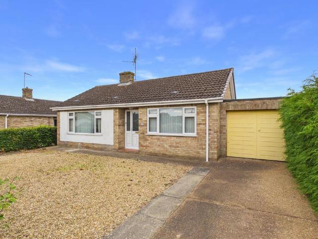 2 bedroom detached bungalow for sale