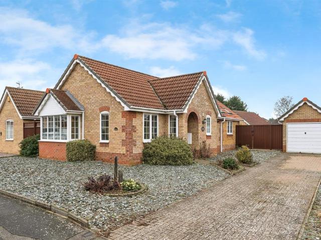2 bedroom detached bungalow for sale