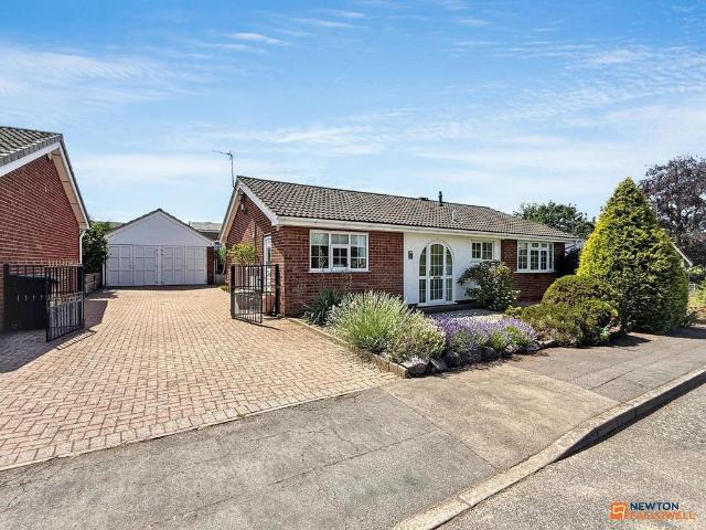 2 bedroom detached bungalow for sale