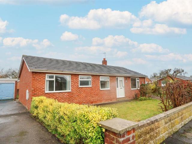 2 bedroom detached bungalow for sale
