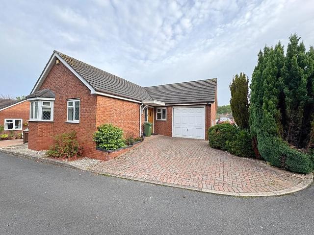 2 bedroom detached bungalow for sale