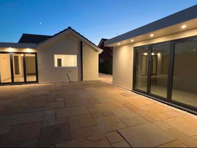2 bedroom detached bungalow for sale