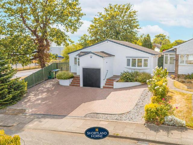 2 bedroom detached bungalow for sale
