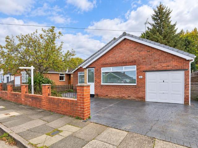 2 bedroom detached bungalow for sale