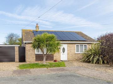 2 bedroom detached bungalow for sale