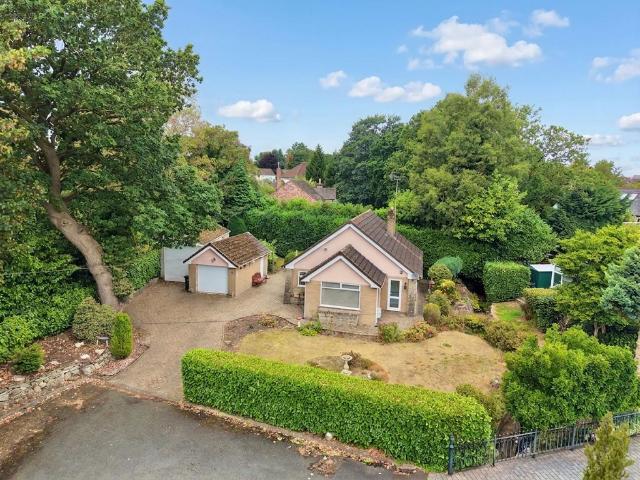 2 bedroom detached bungalow for sale