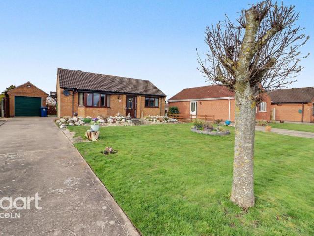 2 bedroom detached bungalow for sale