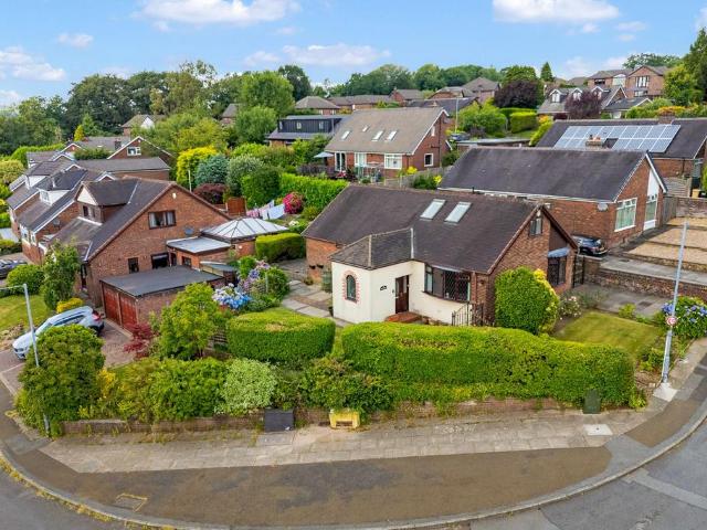 2 bedroom detached bungalow for sale