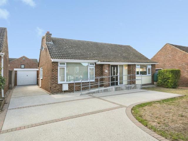 2 bedroom detached bungalow for sale