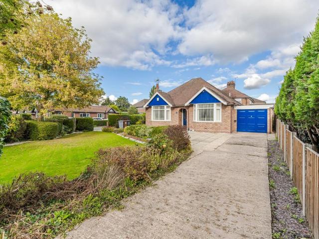 2 bedroom detached bungalow for sale
