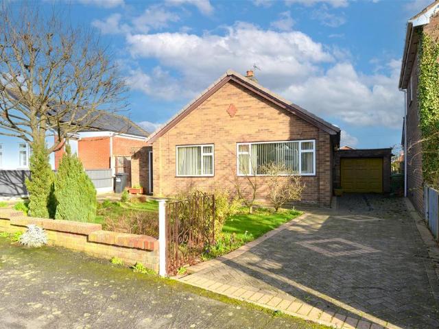 2 bedroom detached bungalow for sale
