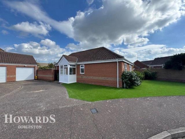 2 bedroom detached bungalow for sale