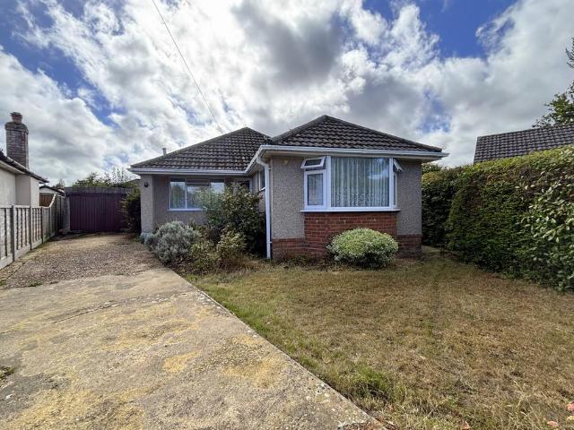 2 bedroom detached bungalow for sale