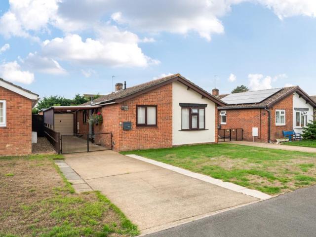 2 bedroom detached bungalow for sale