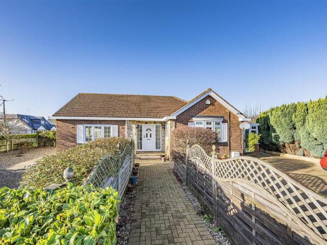 2 bedroom detached bungalow for sale