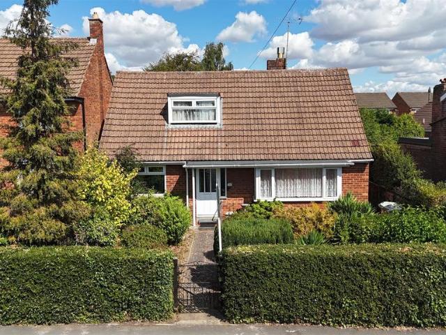 2 bedroom detached bungalow for sale