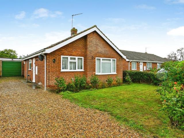 2 bedroom detached bungalow for sale