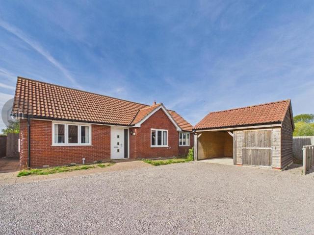 2 bedroom detached bungalow for sale
