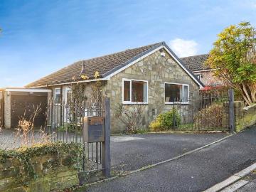 2 bedroom detached bungalow for sale