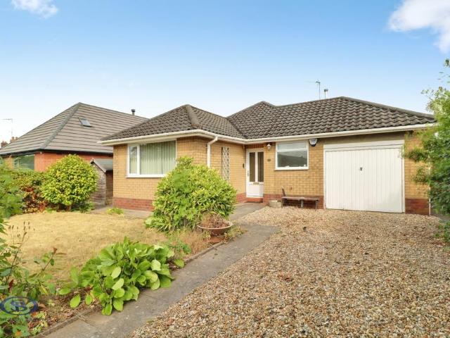 2 bedroom detached bungalow for sale