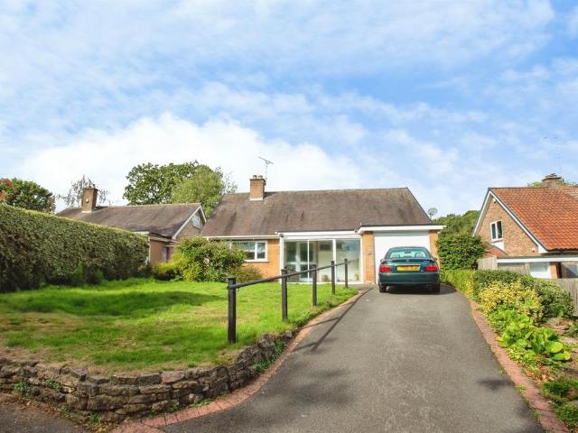 2 bedroom detached bungalow for sale