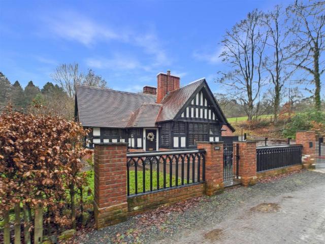 2 bedroom detached bungalow for sale