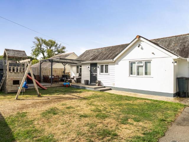 2 bedroom detached bungalow for sale