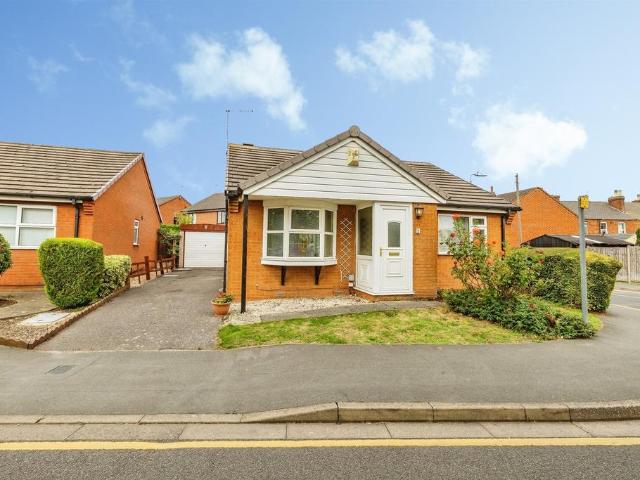 2 bedroom detached bungalow for sale