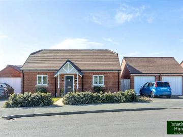 2 bedroom detached bungalow for sale