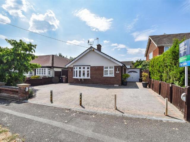 2 bedroom detached bungalow for sale