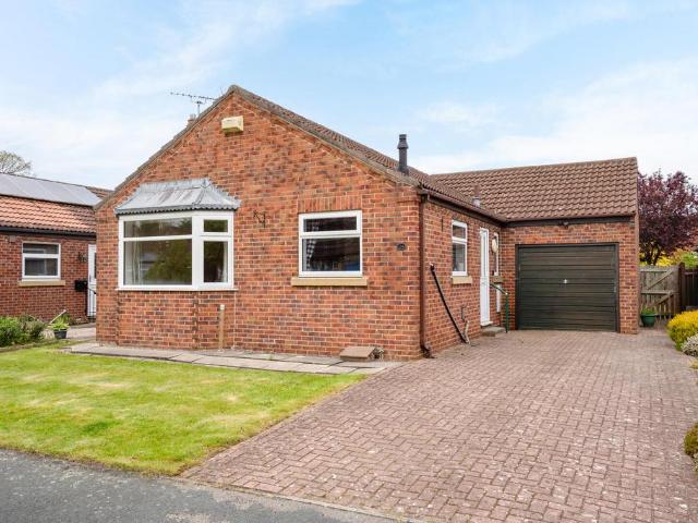 2 bedroom detached bungalow for sale