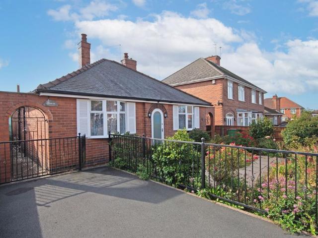 2 bedroom detached bungalow for sale