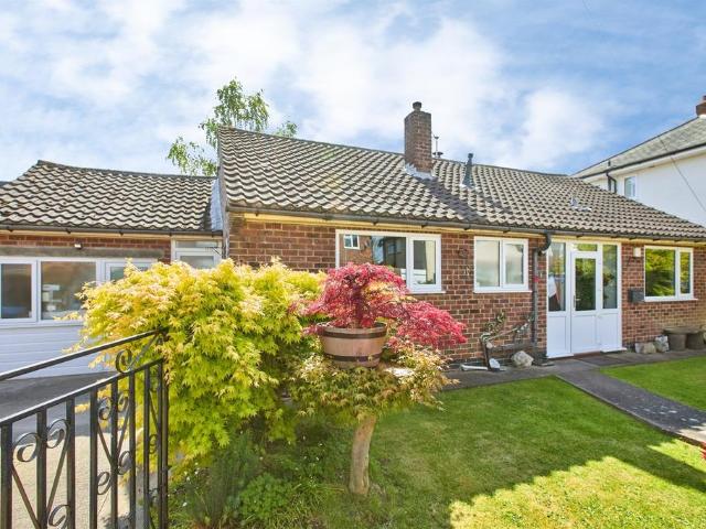 2 bedroom detached bungalow for sale