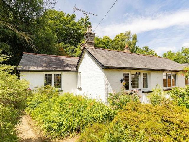 2 bedroom detached bungalow for sale