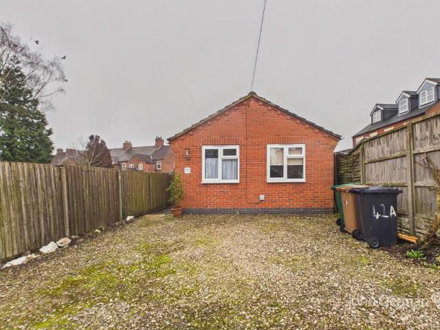 2 bedroom detached bungalow for sale