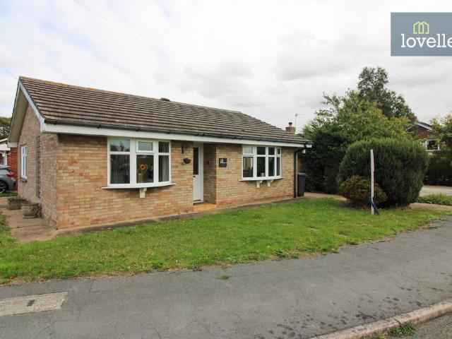 2 bedroom detached bungalow for sale