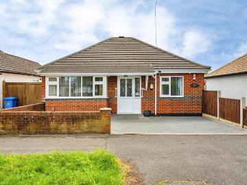 2 bedroom detached bungalow for sale